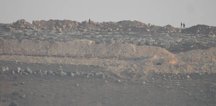 YPG'li teröristlerin hendek nöbeti
