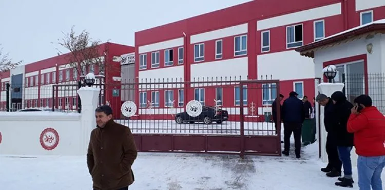 Okulda dehşet! Öğrenci öğretmeni vurdu