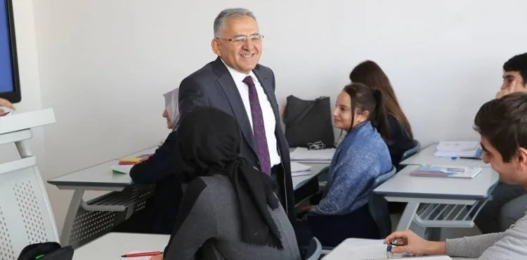 Başkan Büyükkılıç: "Eğitimde başarının sırrı günlük ve düzenli çalışmaktan geçer”