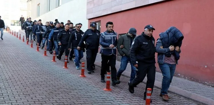Kayseri'de FETÖ'den gözaltına alınan 13 kişi adliyeye çıkarıldı