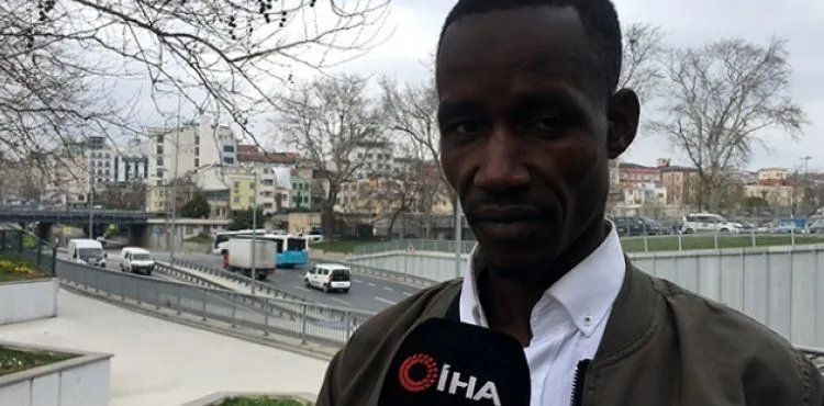 Taksiciden aracına binen Senegalli turiste şok sözler