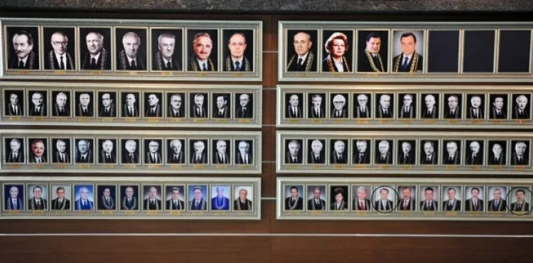 FETÖ'cü AYM üyelerinin fotoğrafının aile albümünde yer alması dikkat çekti