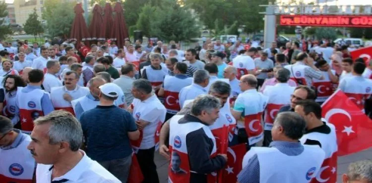 Sivil toplum kuruluşları 15 Temmuz'un 3. yıl dönümünde yürüdü
