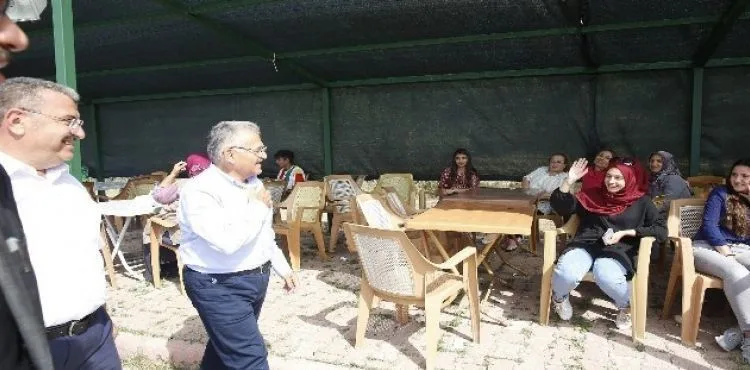 Başkan Büyükkılıç, Özvatan'da Yaz Şenliği'ne katıldı