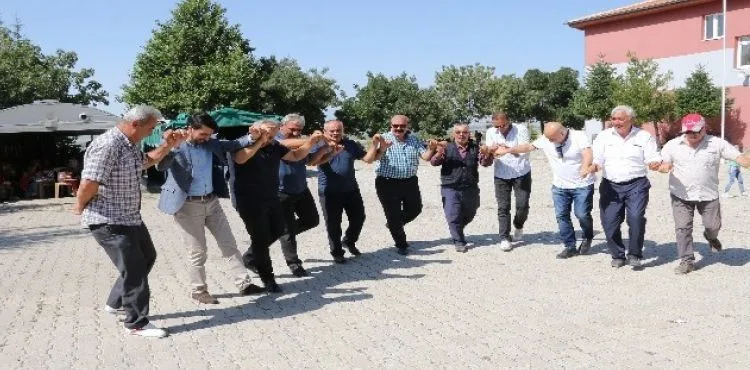 Başkan Öztürk Kirazlı ve Çubuklu Şenliklerine katıldı
