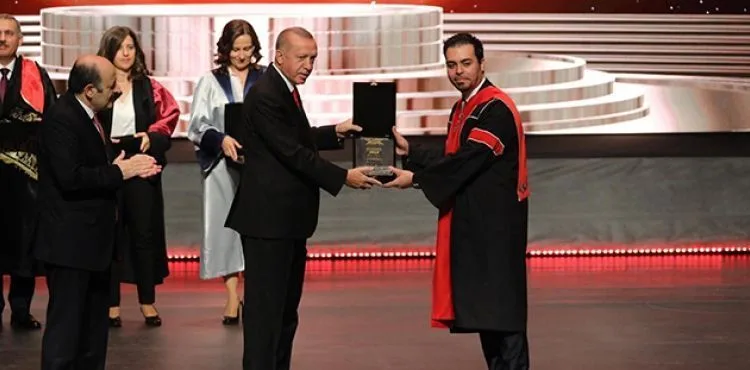 Cumhurbaşkanı Erdoğan'dan Dr. Öğr. Üyesi Erzurumlu'ya üstün başarı ödülü