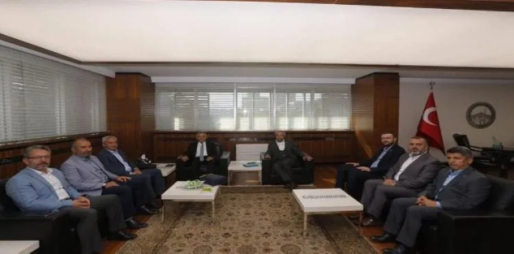 Eğitim Bir-Sen'den Başkan Büyükkılıç'a nezaket ziyareti