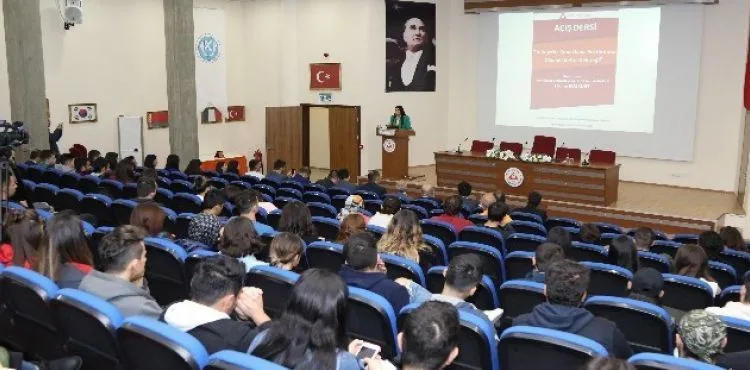 ERÜ Turizm Fakültesi'nde “Türkiye'de Konaklama Sektörünün Dinamikleri ve Geleceği” Konulu Açış Dersi Düzenlendi