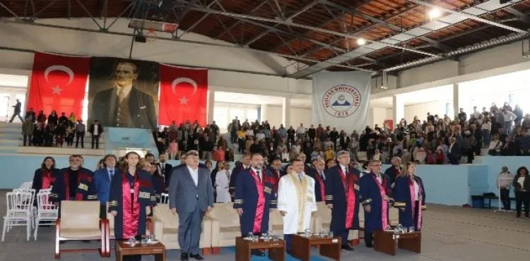 ERÜ Tıp Fakültesinde 310 öğrenci beyaz önlüklerini giydi