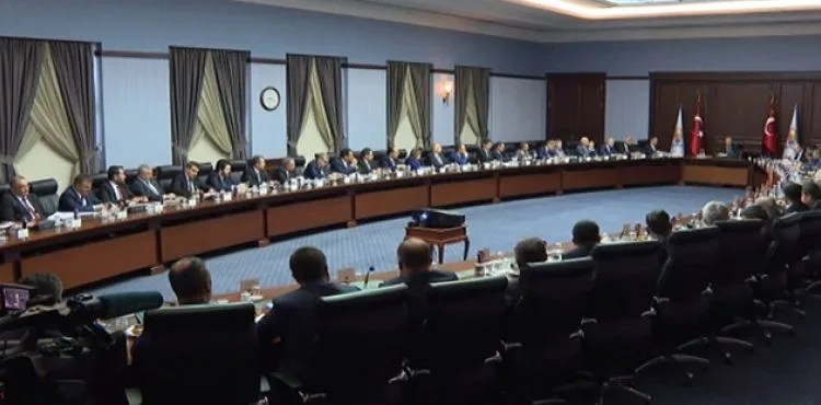 Cumhurbaşkanı Erdoğan büyükşehir ve il belediye başkanları ile bir araya geldi
