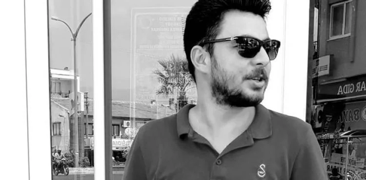 Arkadaşları tarafından ambulansa teslim edilen genç hayatını kaybetti