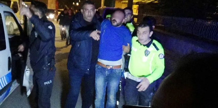 Kavgayı ayırmaya giden polislere tabancayla ateş açıldı