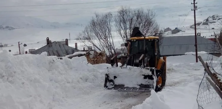 Kayseri'de 39 mahalle yolu ulaşıma kapandı