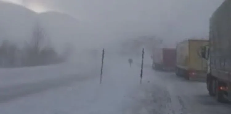 Kayseri- Kahramanmaraş karayoluna çığ düştü