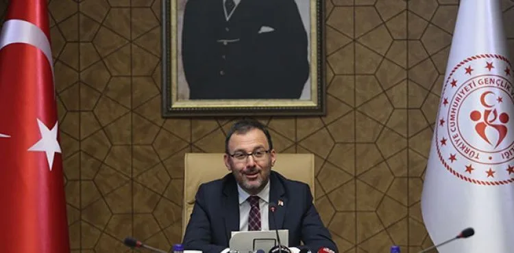 Bakan Kasapoğlu: Son derece çekişmeli bir Süper Lig maratonu yaşıyoruz