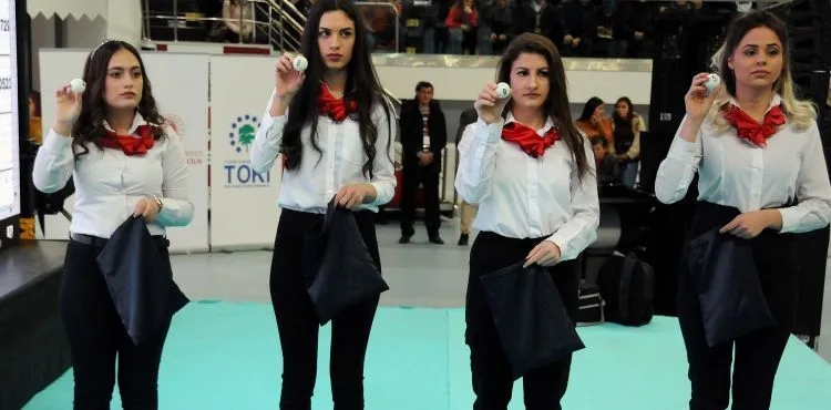 TOKİ konutlarının hak sahipleri kura ile belirlendi