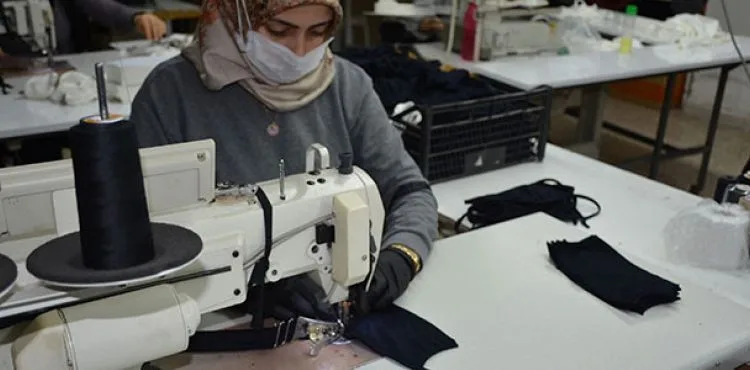Tekstil firmasında yıkanabilir maske üretimi