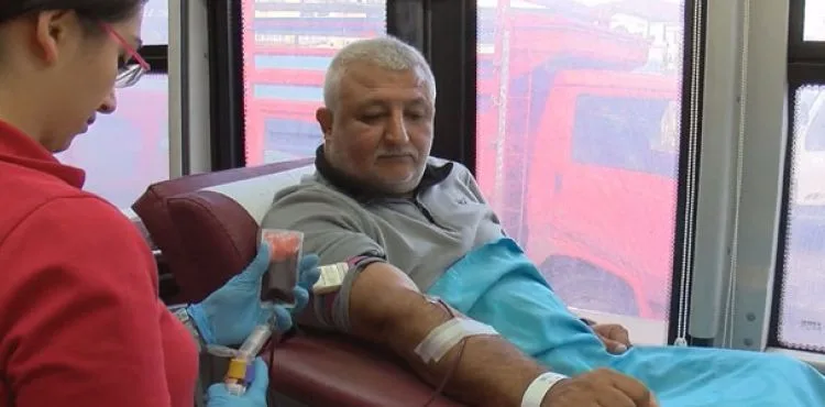 İyileşmiş hastanın kanıyla koronavirüs tedavisi Türkiye'de de başlıyor