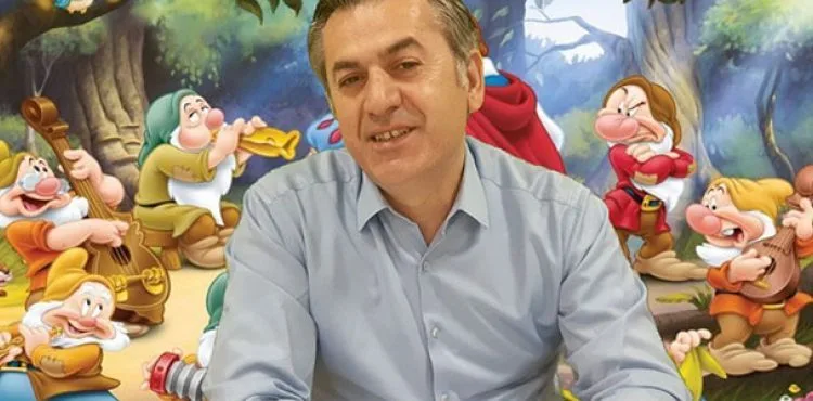 Milli eğitim müdürü, çocuklar için masal anlatmaya başladı