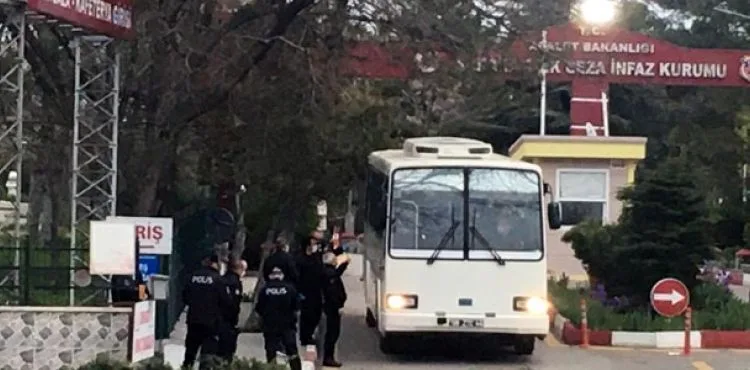 Cezaevlerinden tahliyeler başladı