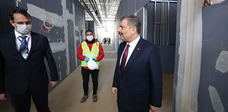 Sağlık Bakanı Koca'dan yapımı süren hastanelerde inceleme
