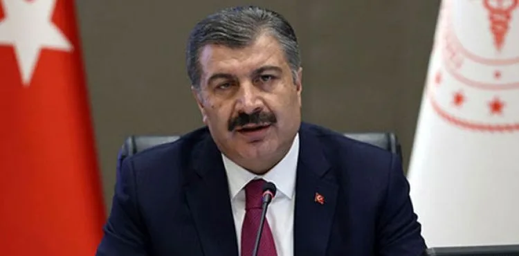 Bakan Koca'dan 65 yaş üstüne 'maske' ve 'sosyal mesafe' uyarısı