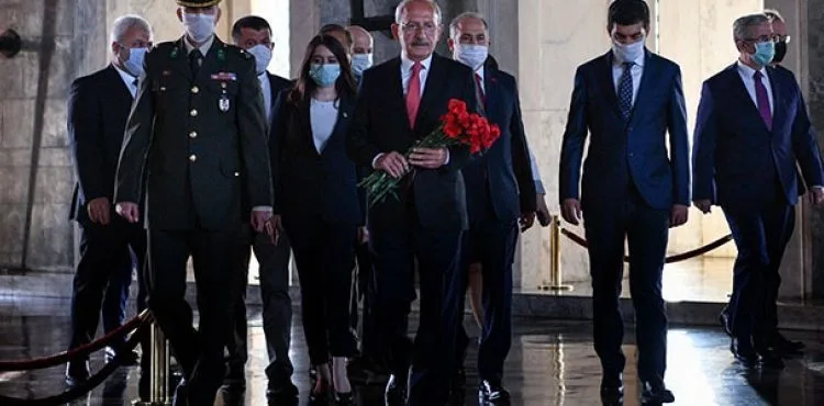 CHP lideri Kılıçdaroğlu, Anıtkabir'i ziyaret etti
