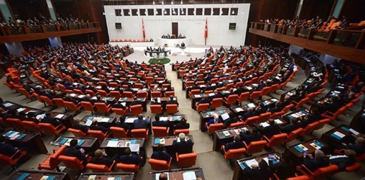 Mustafa Şentop 3'üncü turda 328 oyla yeniden Meclis Başkanı seçildi