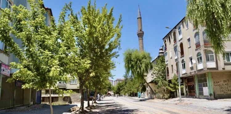 BAŞKAN ÇOLAKBAYRAKDAR, “KOCASİNAN İÇİN KONFORLU VE KALICI HİZMETLER YAPIYORUZ”