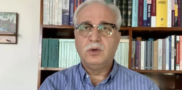 Bilim Kurulu üyesi Özlü'den tatilden dönenlere uyarı: 14 gün dikkatli olmalılar