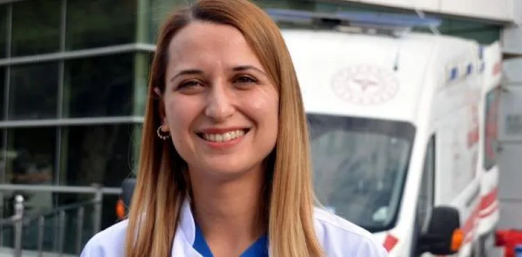 Koronavirüsü yenen başhekim, görevine döndü