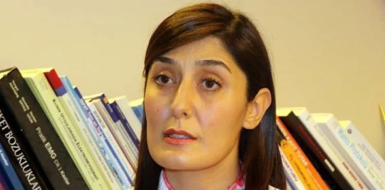 Nöroloji Uzmanı Doç. Dr. Özlece: Sigara, alkol ve obezite inme için risk faktörüdür