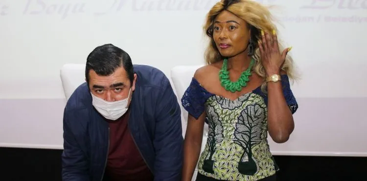 KONGO'LU KAUMBALYNI MÜSLÜMANLIĞI SEÇEREK, EVET DEDİ