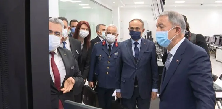 Bakan Akar: Herkesin elini taşın altına koyup çalışması lazım