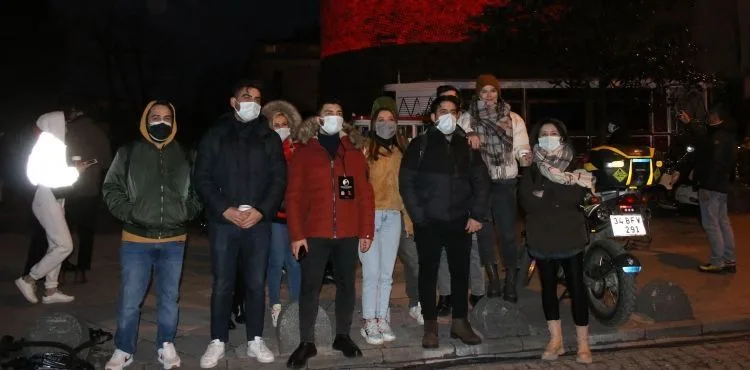 İstiklal Marşı'nın kabulünün 100'üncü yılına özel Galata Kulesi'nde video mapping gösterisi