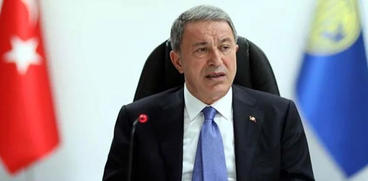 Akar, birlik komutanlarıyla görüştü