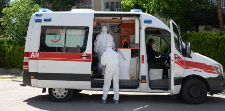 ‘Koronavirüs hastaları ilaçları kullanmadıkları için klinik seyir kötüleşiyor'