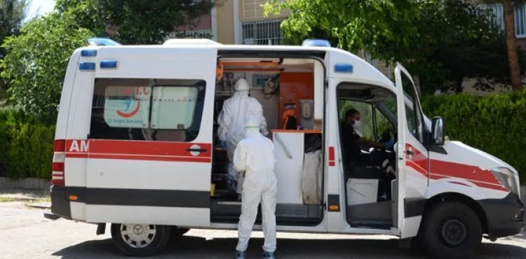 ‘Koronavirüs hastaları ilaçları kullanmadıkları için klinik seyir kötüleşiyor'