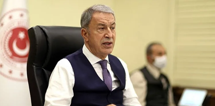 Bakan Akar, komutanlarla toplantı yaptı