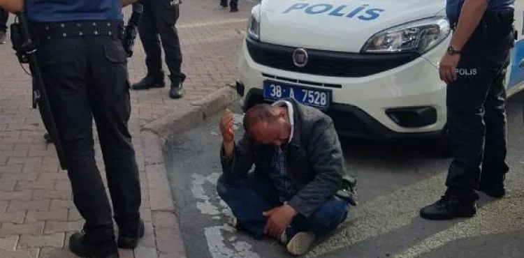 Kayseri'de alkol alan arkadaşlar arasında bıçaklı kavga: 2 yaralı