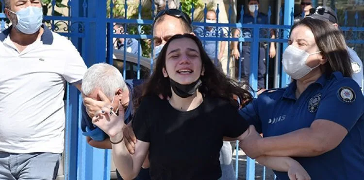 Antalya'da korkunç olay! Denizde cesedi bulunan kadının eşi ile kızı sinir krizi geçirdi
