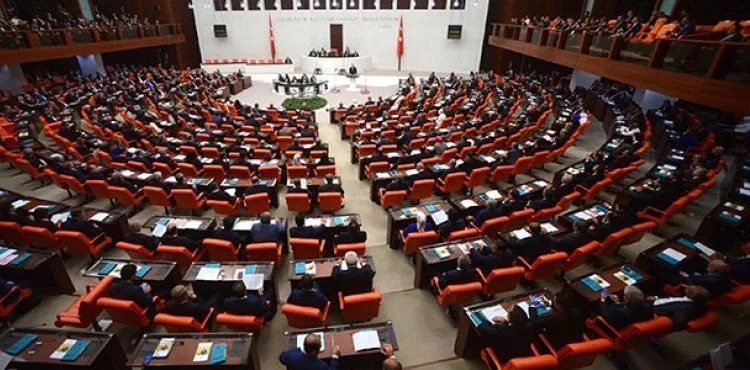 Askeri suçları düzenleyen 20 maddelik yasa teklifi Meclis'e sunuldu