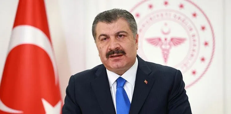 Sağlık Bakanı Koca: Maskelerin yüzümüzü terlettiği son yaz bu yaz olacak