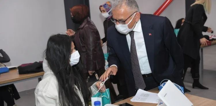 BÜYÜKŞEHİR TESİS VE KÜTÜPHANELERİNDE “BAYRAM” ÇALIŞMA SAATLERİ DÜZENLENDİ