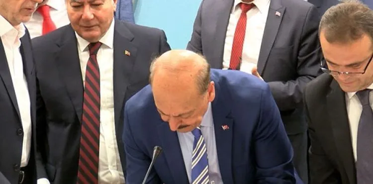 Kamu işçisinde taban ücret 4 bin 100 TL oldu