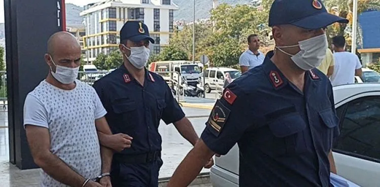 'Cin çıkarma' bahanesiyle 2 kadına cinsel istismarda bulundu, tutuklandı