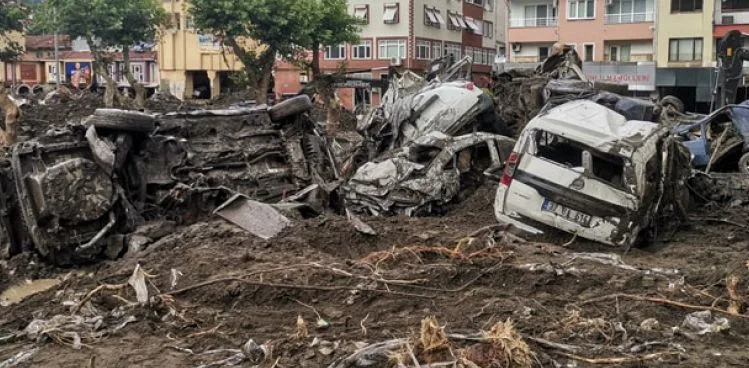 SEL FELAKETİNDE ÖLÜ SAYISI 44'E YÜKSELDİ