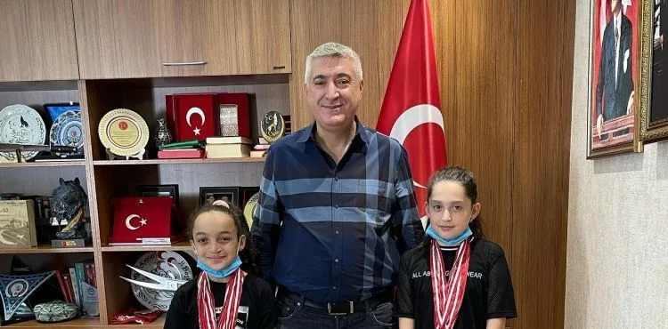 ALTIN KIZLARDAN BAŞKAN TOK’A ZİYARET