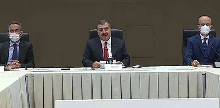 BAKAN KOCA: AKTİF VAKALARIMIZIN YÜZDE 81'İ AŞILARINI OLMAYAN KİŞİLERDİR
