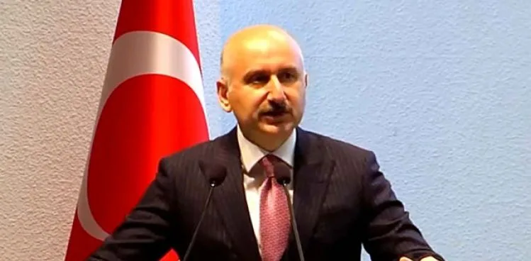 BAKAN KARAİSMAİLOĞLU'NDAN 'U' LOGOSU AÇIKLAMASI: HİÇ KİMSENİN EMEK HIRSIZLIĞI YAPMAMASI LAZIM